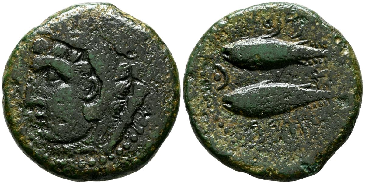 352