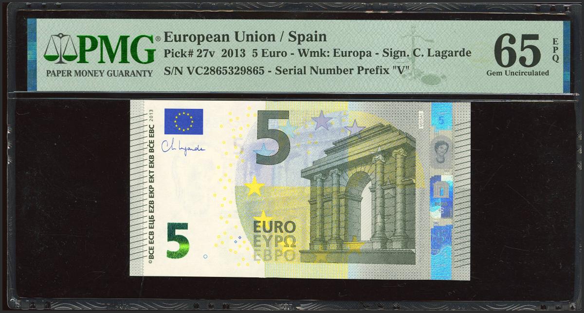 523