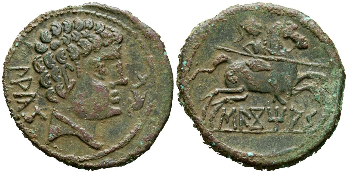 913