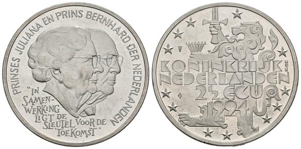 M0000007105 - World coins